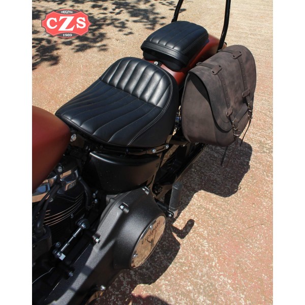 Saddlebag Street Bob Softail Harley Davidson