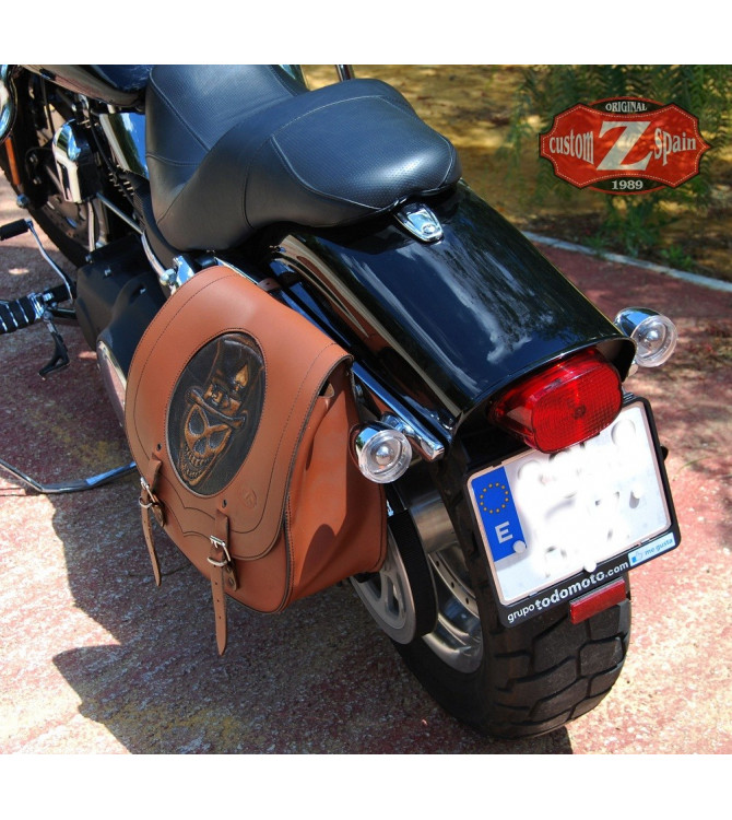 Alforja Lateral para Sportsters Harley Davidson mod, SPARTA Hat-Skull Marron cuero