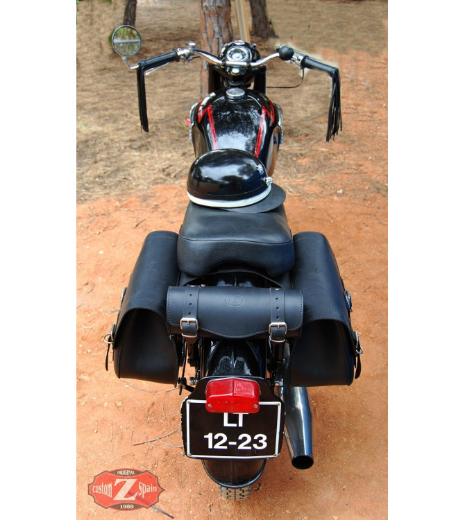 Basic RIFLE Saddlebag Set with a concho - Universal