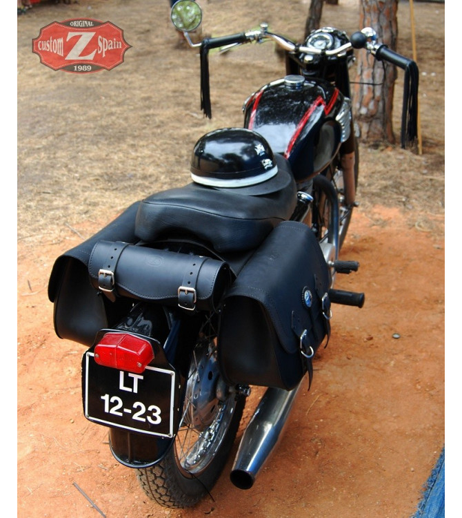 Basic RIFLE Saddlebag Set with a concho - Universal