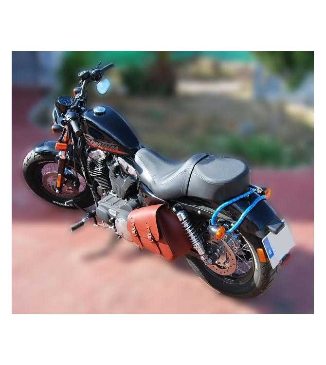 Alforja de basculante para Sportsters Harley Davidson mod, LEGION color cuero