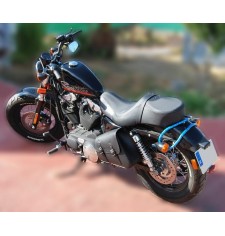 Alforja de basculante para Sportsters Harley Davidson mod, LEGION color cuero