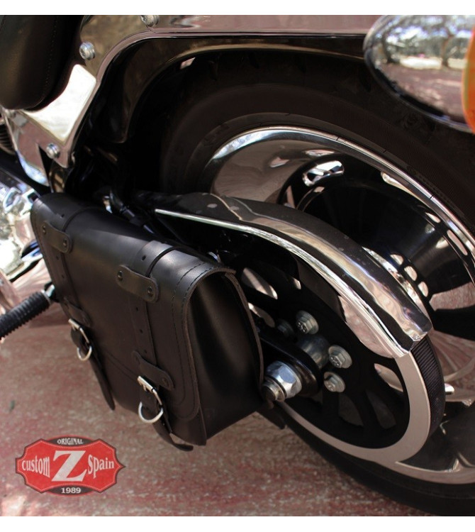 Lateral to FXSTC Softail Custom saddlebag. mod, HERCULES Single-Swingarm Bag