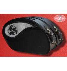 Rigid saddlebags Kawasaki Vulcan S specific mod, Ace of Spades